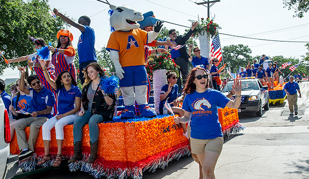 Fourth of July Parade logo