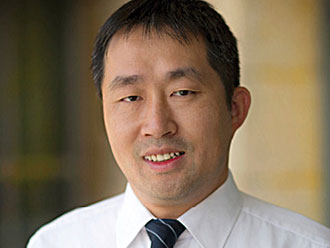 Professor Chengkai Li