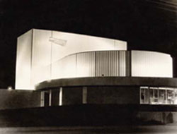 Photograph depicting the makeshift toilet handle on the old Little Theater.