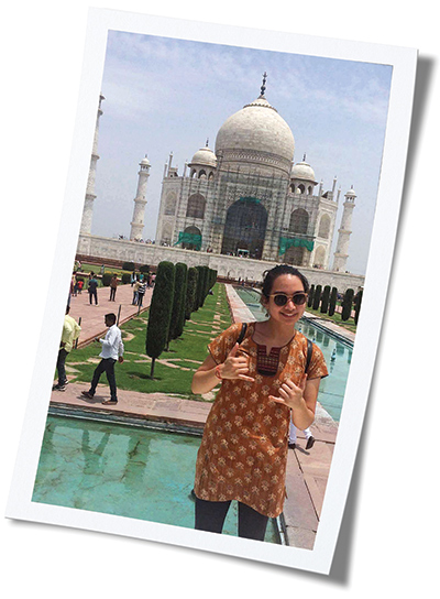 Kateleen in front of the Taj Mahal