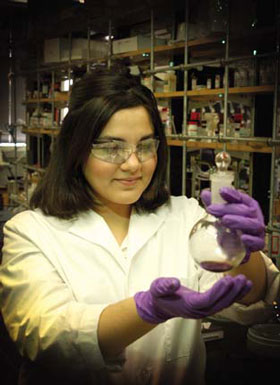 Rosie Whitten in the laboratory