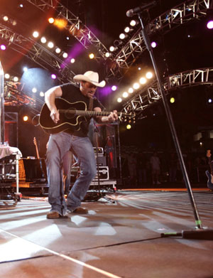 Chris Cagle performing on stage Chris Cagle performing on stage